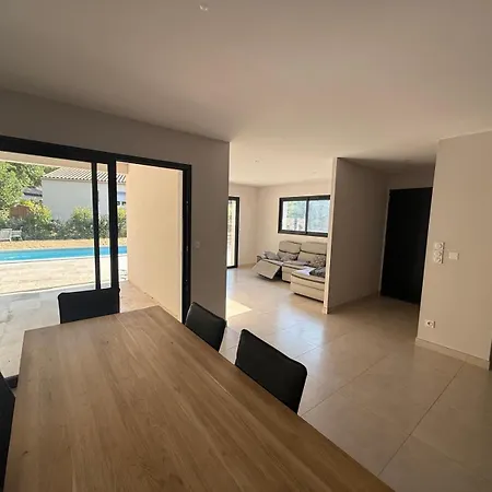 Hébergement de vacances Maison Avec Piscine, Jardin Et Terrasse - Blauzac (Gard)