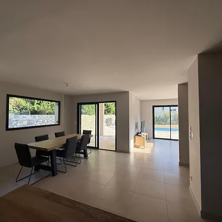 Maison Avec Piscine, Jardin Et Terrasse - Blauzac (Gard)