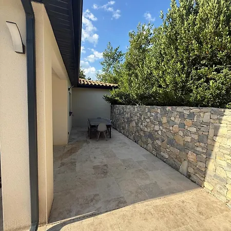 Hébergement de vacances Maison Avec Piscine, Jardin Et Terrasse -